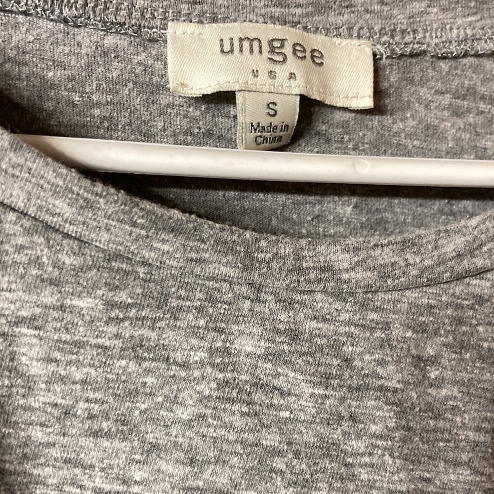 Umgee twist front blouse size small gray - Picture 2 of 3